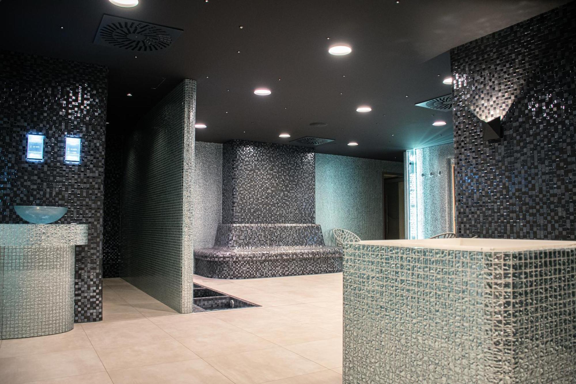 Rm Hotel Wellness & Congress Privigye Kültér fotó