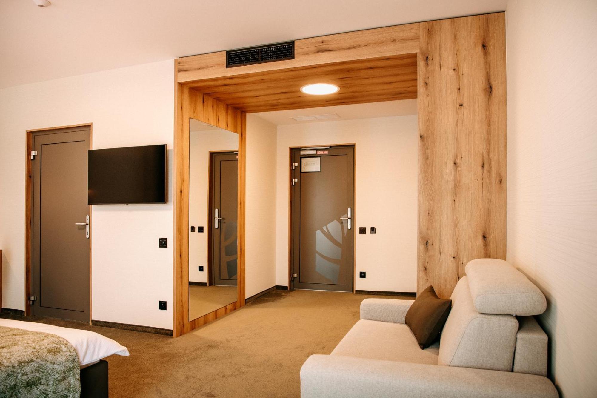 Rm Hotel Wellness & Congress Privigye Kültér fotó
